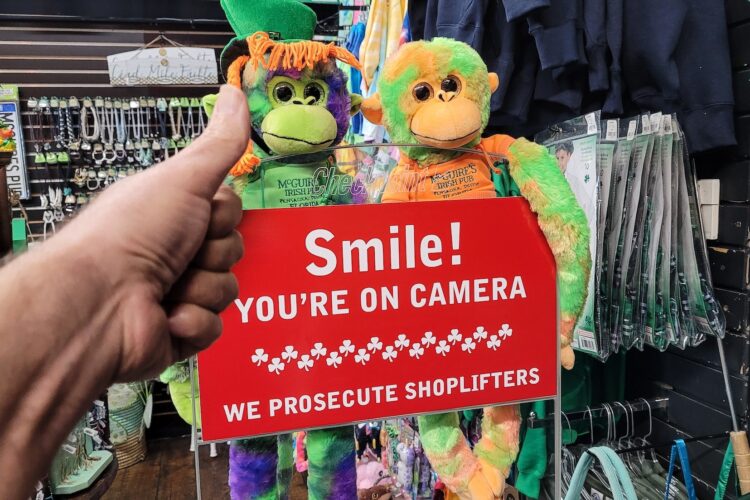 the-dos-and-donts-when-accused-of-shoplifting.jpeg the-dos-and-donts-when-accused-of-shoplifting.jpeg